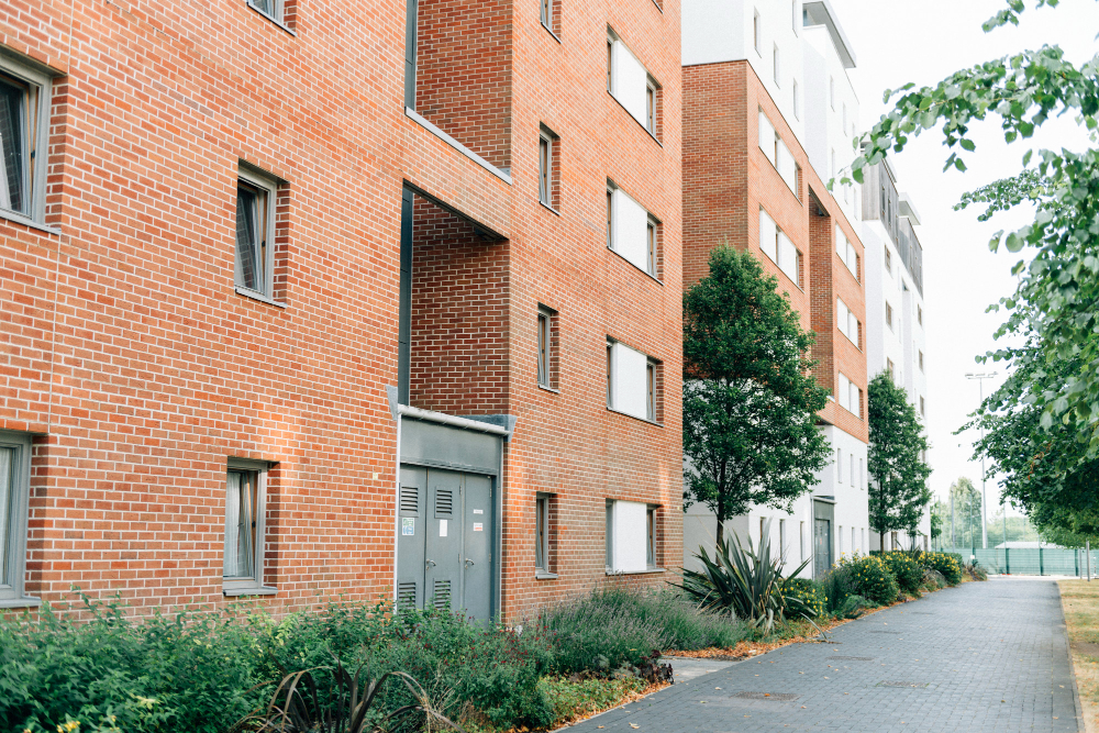 A brick apartment building